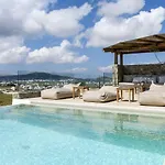 Aquadise Seaview Pool - Three Bedrooms *