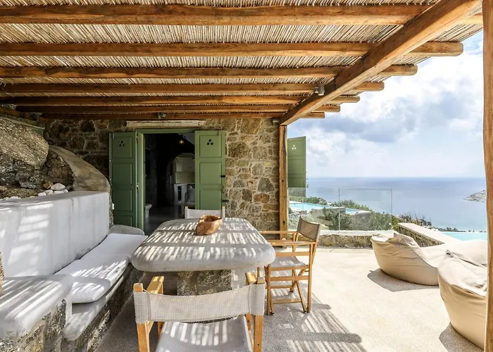 Aquadise Seaview Pool - Three Bedrooms カラファティス